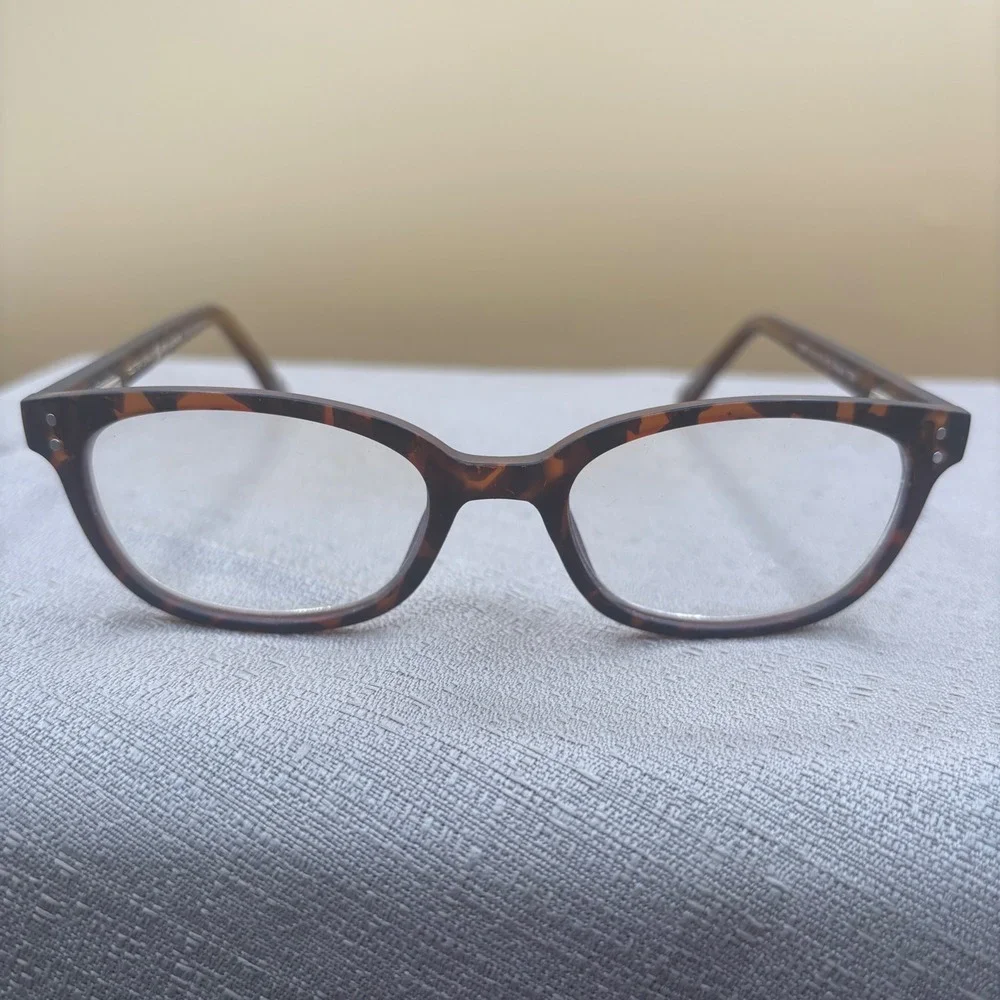 Foster Grant Sheila TOR Tortoise Shell Reading Glasses +1.50 Strength HD0921